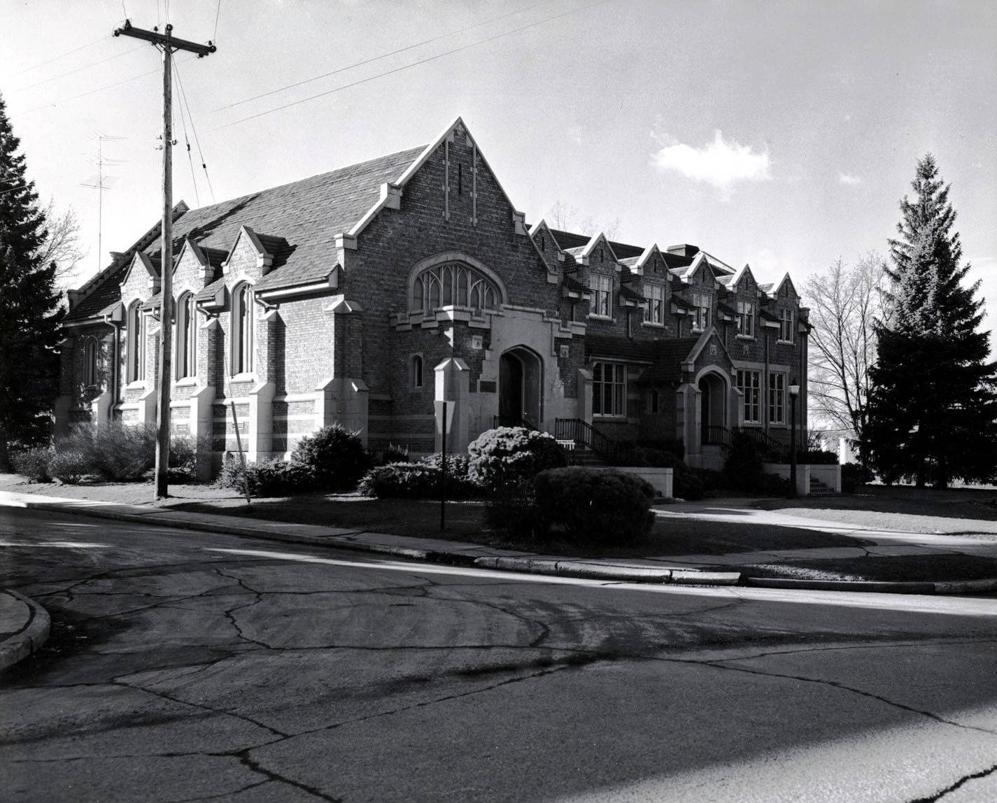 A black and white image of the Church of Jesus Christ of Latter-day Saints Institute of Religion