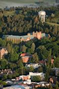 An aerial view of 的 University of Idaho's 莫斯科 campus.